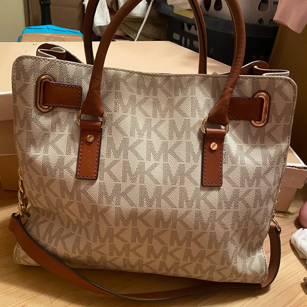 Micheal Kors Hamilton tote - Picture 4 of 7